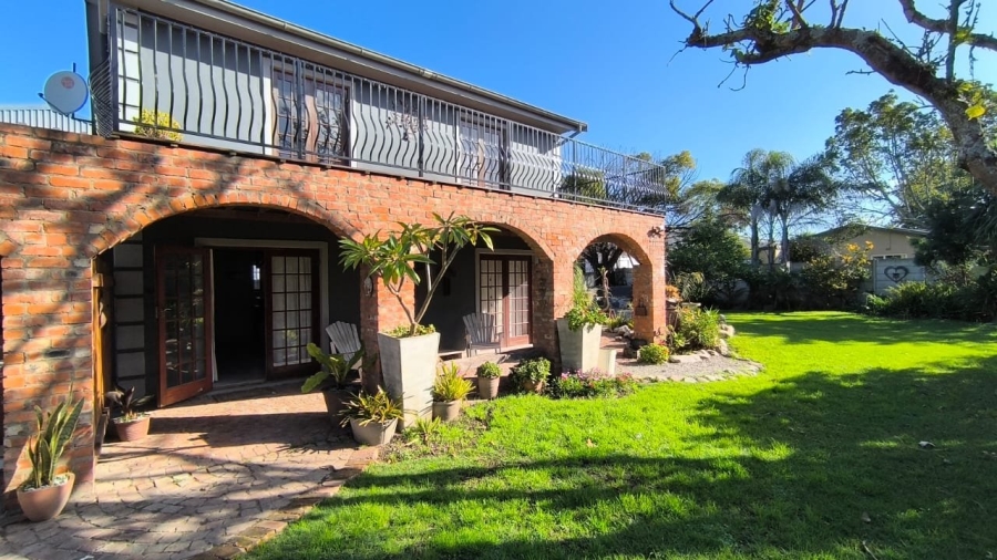 To Let 5 Bedroom Property for Rent in George East Western Cape